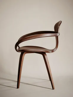 Armchair – Classic Walnut