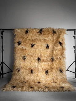 Fuzzy Shepherd Rug - Dot - 200 x 300 cm