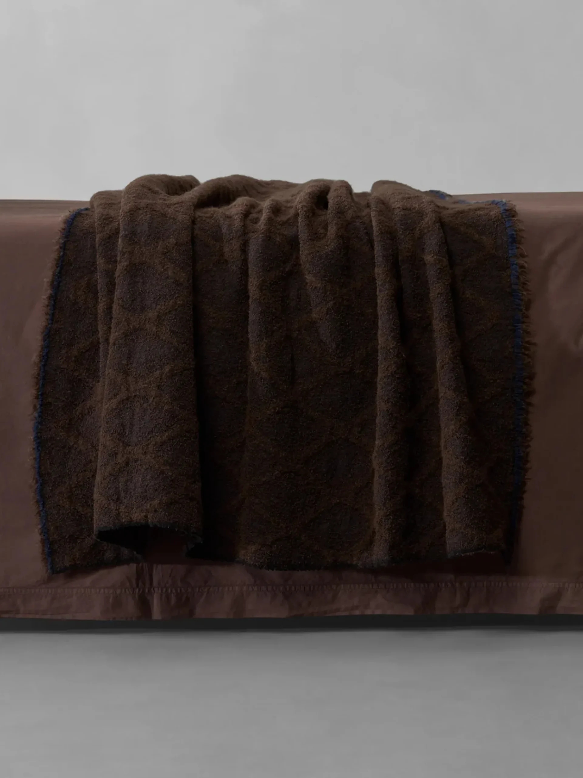 Mac Throw - Bruno